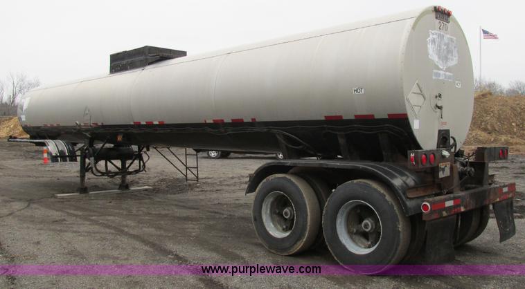 image for item H7572 1992 Etnyre asphalt tanker trailer