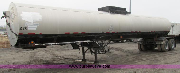 image for item H7572 1992 Etnyre asphalt tanker trailer