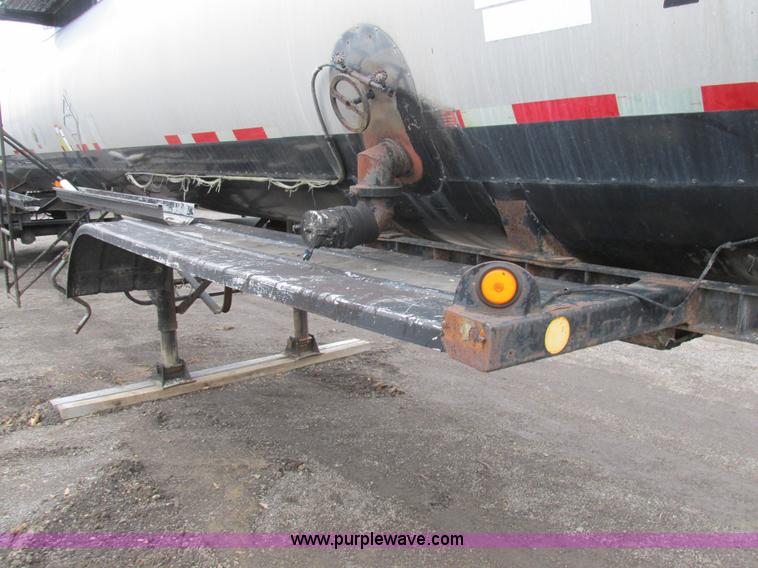 image for item H7572 1992 Etnyre asphalt tanker trailer