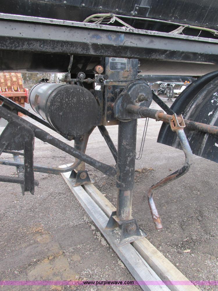 image for item H7572 1992 Etnyre asphalt tanker trailer