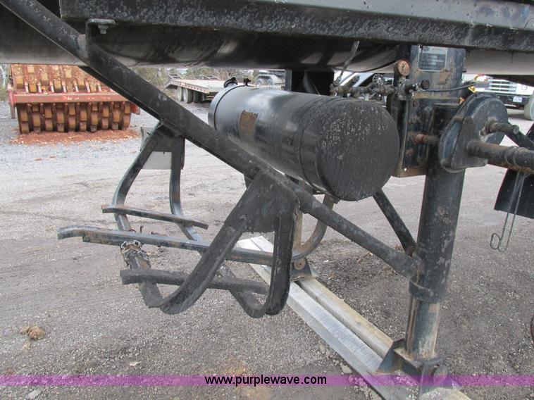 image for item H7572 1992 Etnyre asphalt tanker trailer