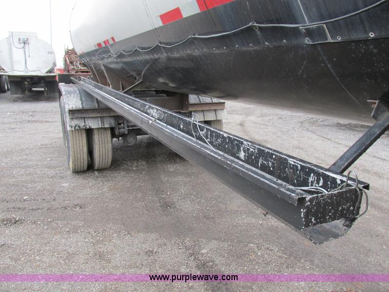 image for item H7572 1992 Etnyre asphalt tanker trailer