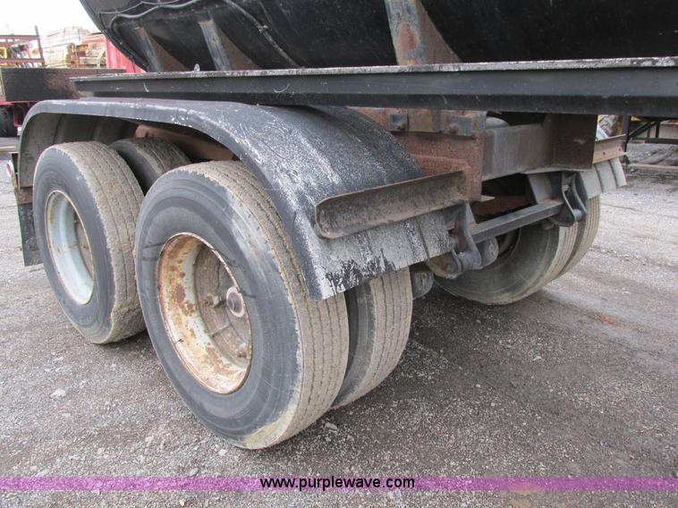 image for item H7572 1992 Etnyre asphalt tanker trailer