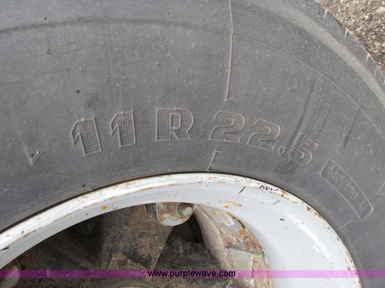 image for item H7572 1992 Etnyre asphalt tanker trailer