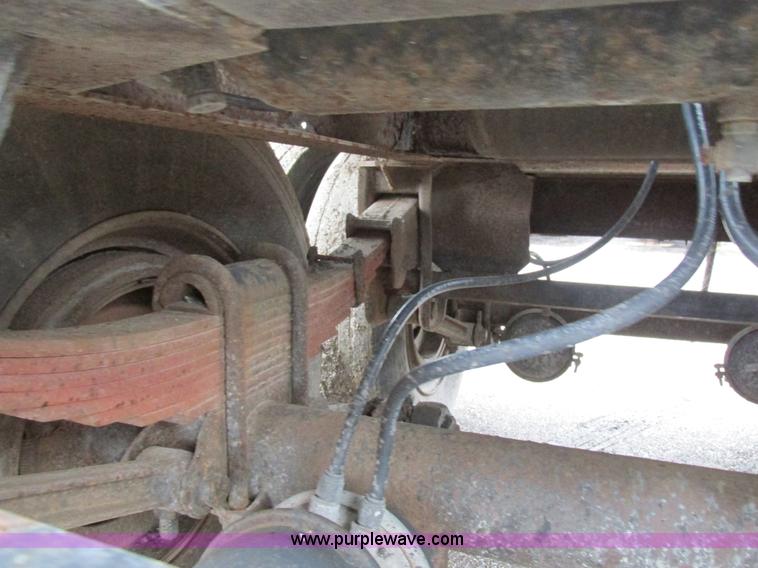 image for item H7572 1992 Etnyre asphalt tanker trailer