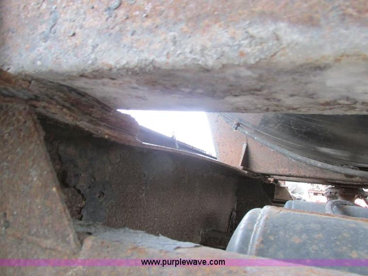 image for item H7572 1992 Etnyre asphalt tanker trailer