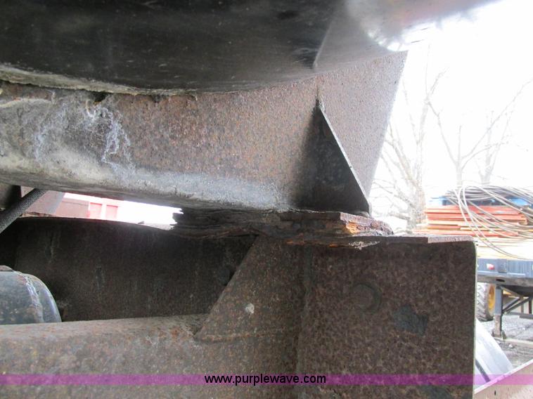 image for item H7572 1992 Etnyre asphalt tanker trailer