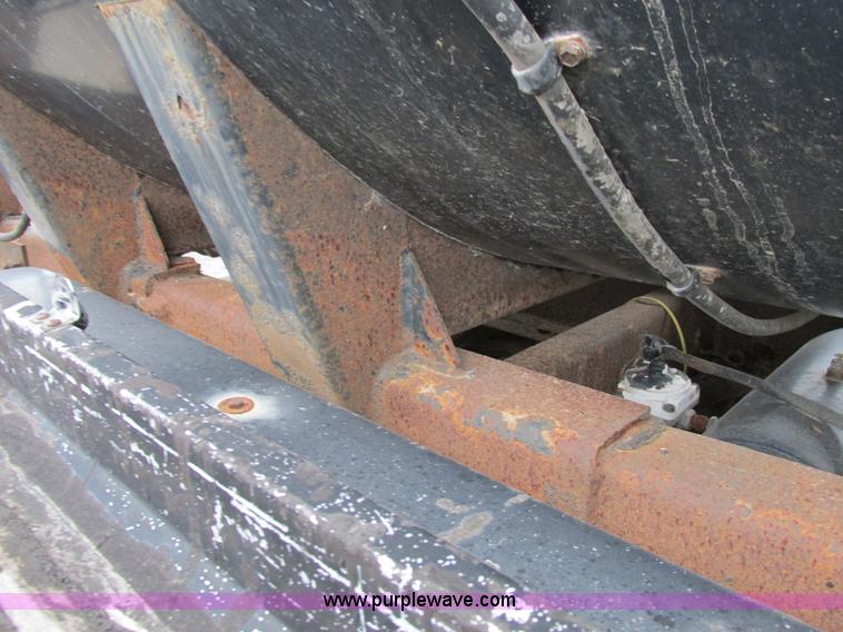 image for item H7572 1992 Etnyre asphalt tanker trailer