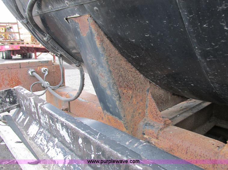 image for item H7572 1992 Etnyre asphalt tanker trailer