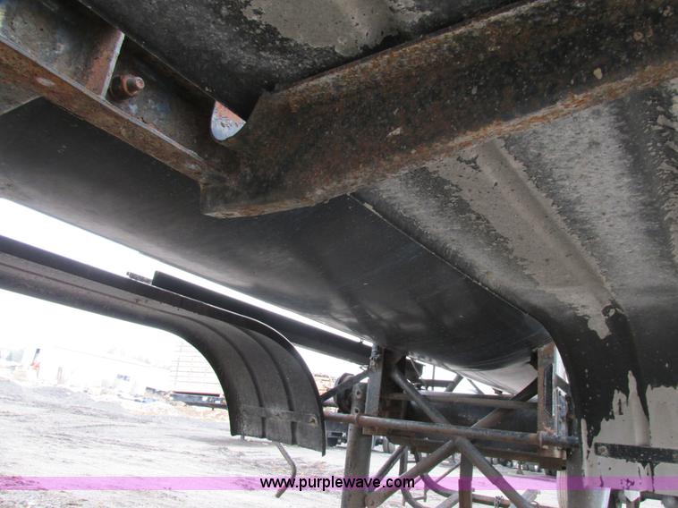 image for item H7572 1992 Etnyre asphalt tanker trailer