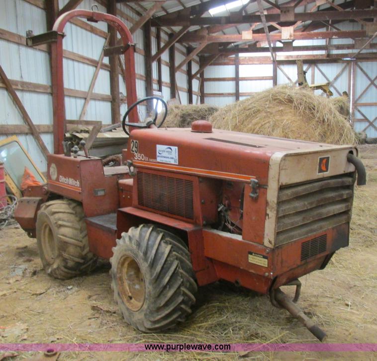 image for item H7594 Ditch Witch 350 SX vibratory cable plow