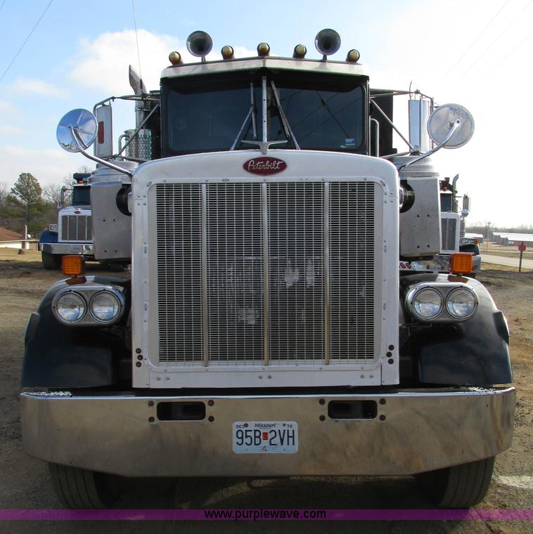 image for item H7603 1987 Peterbilt 357 dump truck