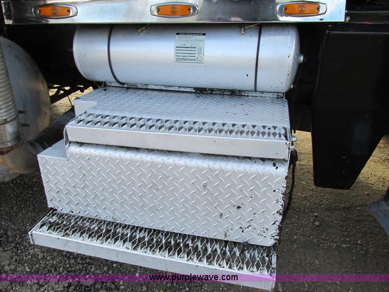 image for item H7603 1987 Peterbilt 357 dump truck