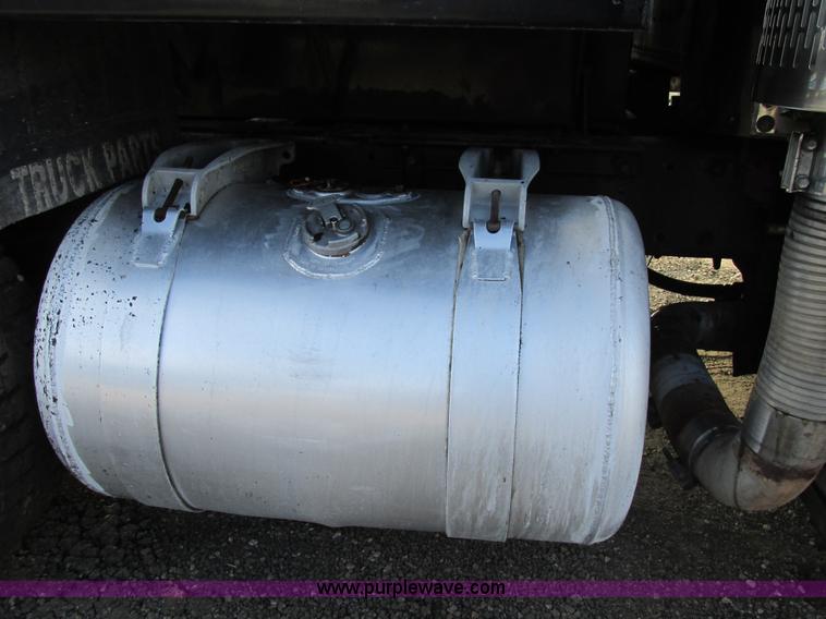 image for item H7603 1987 Peterbilt 357 dump truck