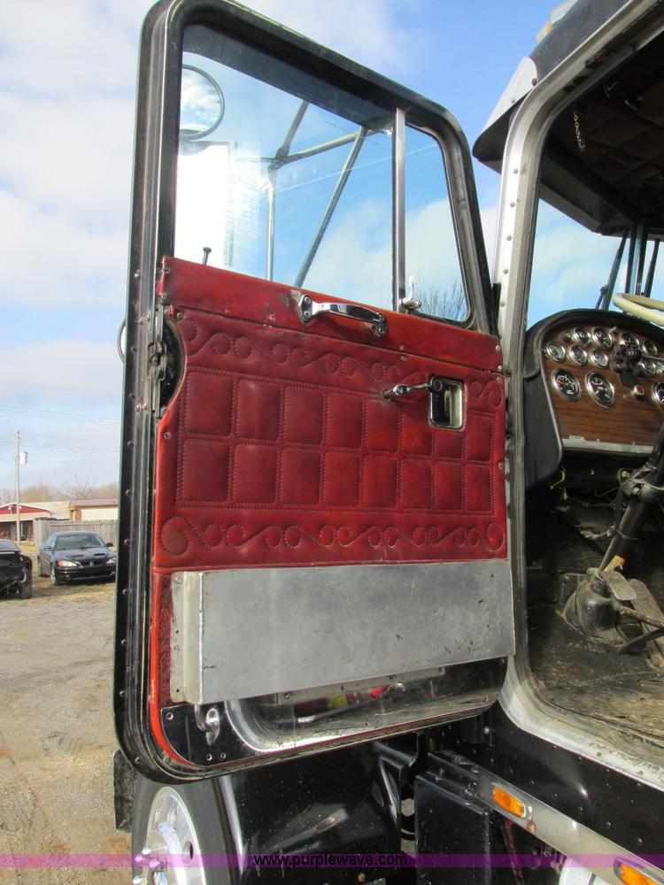 image for item H7603 1987 Peterbilt 357 dump truck