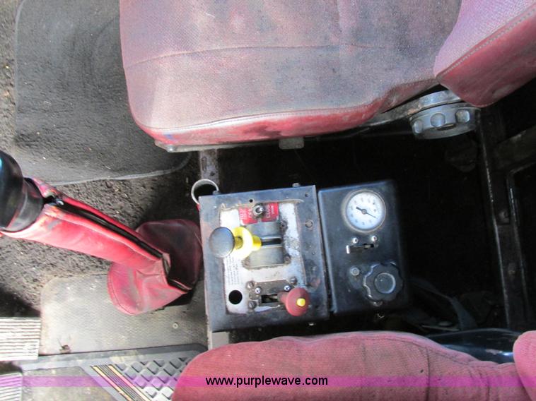 image for item H7603 1987 Peterbilt 357 dump truck