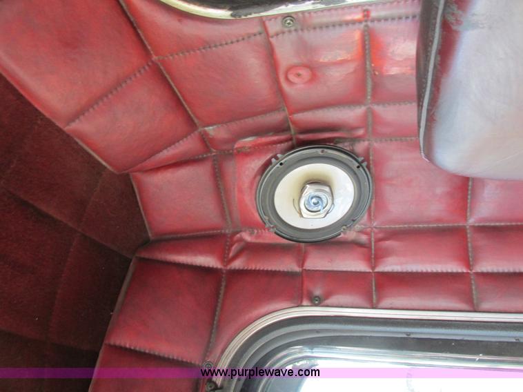 image for item H7603 1987 Peterbilt 357 dump truck