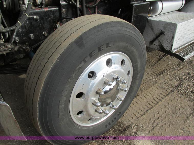 image for item H7603 1987 Peterbilt 357 dump truck