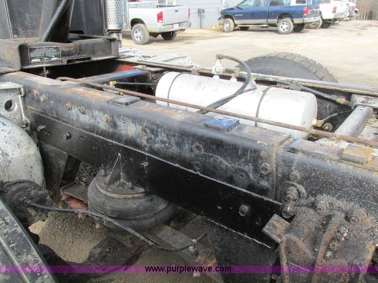 image for item H7603 1987 Peterbilt 357 dump truck