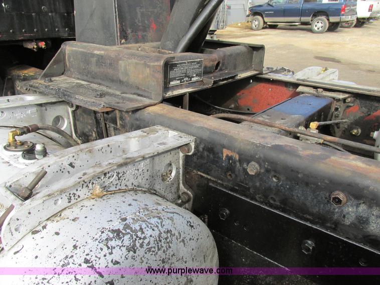 image for item H7603 1987 Peterbilt 357 dump truck