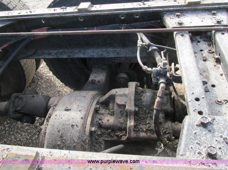 image for item H7603 1987 Peterbilt 357 dump truck