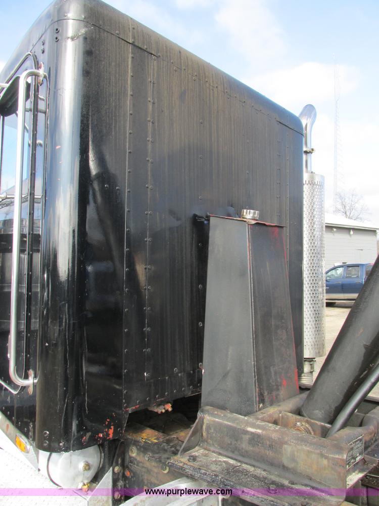 image for item H7603 1987 Peterbilt 357 dump truck