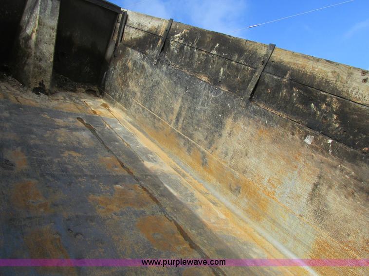 image for item H7603 1987 Peterbilt 357 dump truck