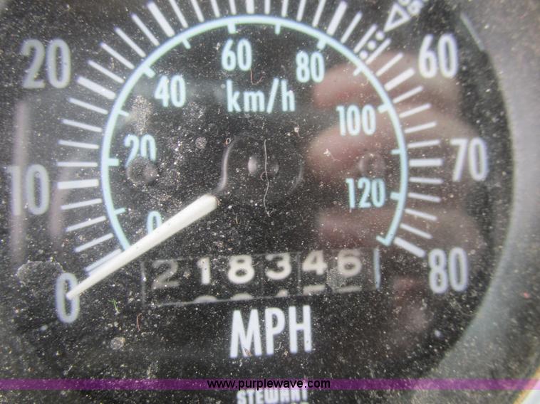 image for item H7608 1990 Mack RD690S dump truck