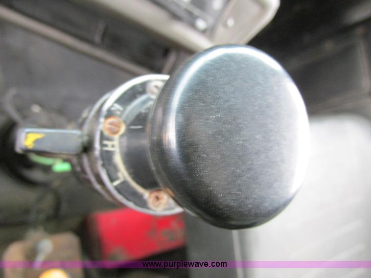 image for item H7608 1990 Mack RD690S dump truck