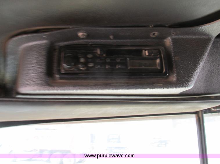 image for item H7608 1990 Mack RD690S dump truck