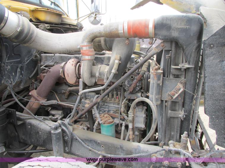 image for item H7608 1990 Mack RD690S dump truck