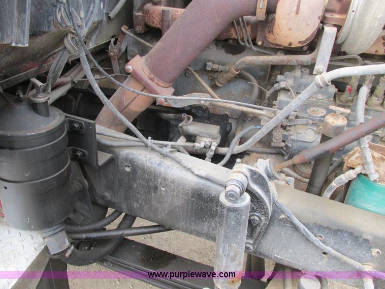 image for item H7608 1990 Mack RD690S dump truck