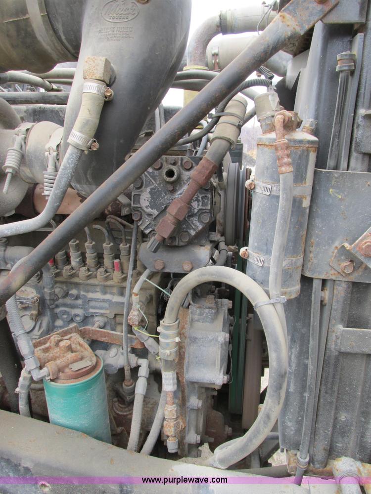 image for item H7608 1990 Mack RD690S dump truck