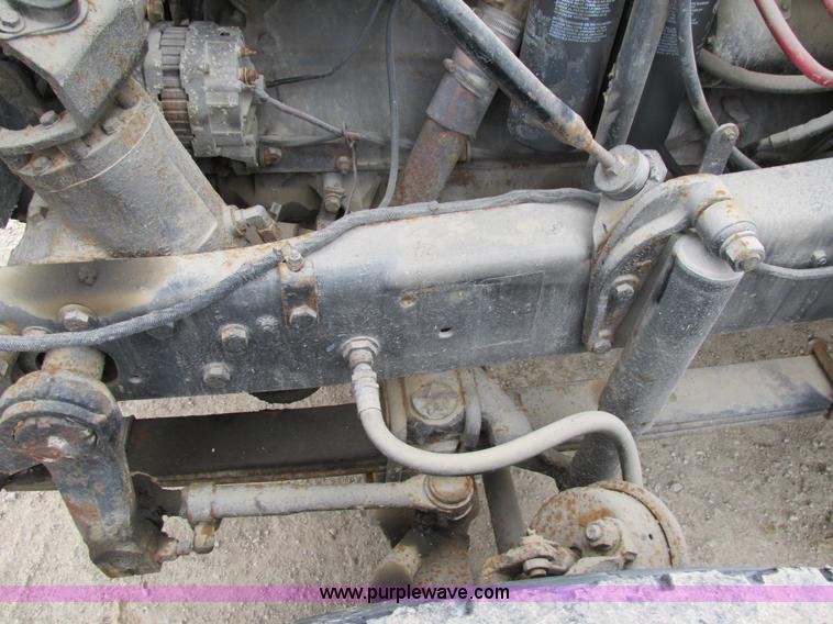 image for item H7608 1990 Mack RD690S dump truck