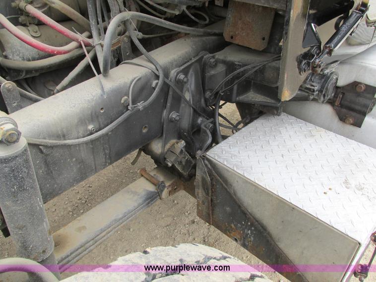 image for item H7608 1990 Mack RD690S dump truck