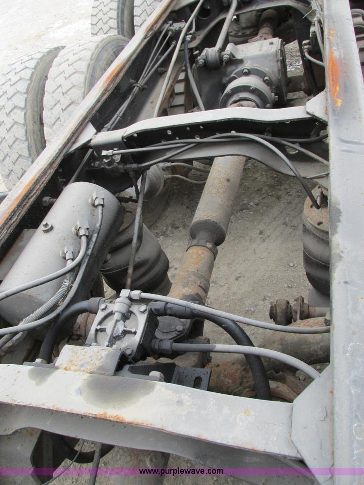 image for item H7608 1990 Mack RD690S dump truck