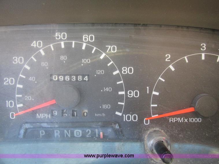 image for item H7613 1999 Ford F350 Super Duty XL flatbed pickup truck