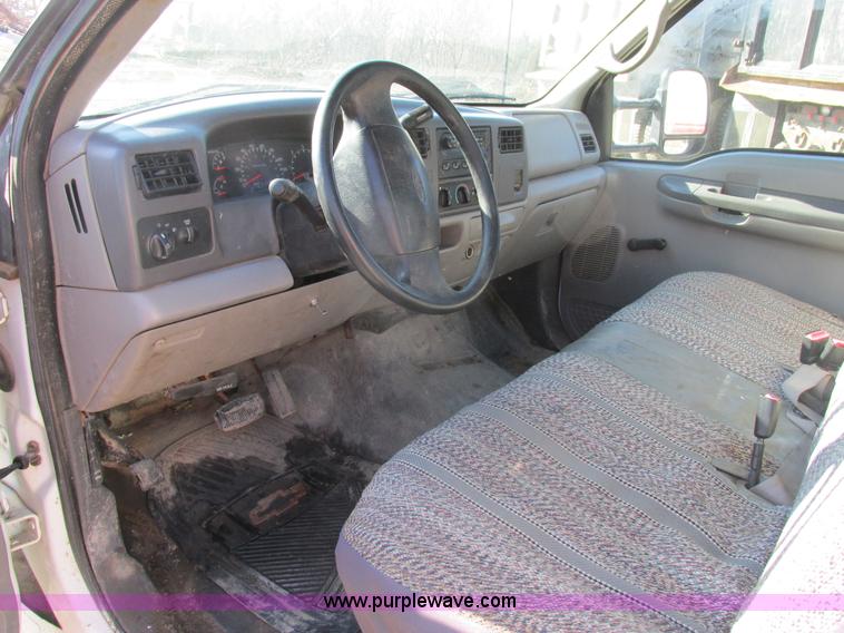 image for item H7613 1999 Ford F350 Super Duty XL flatbed pickup truck