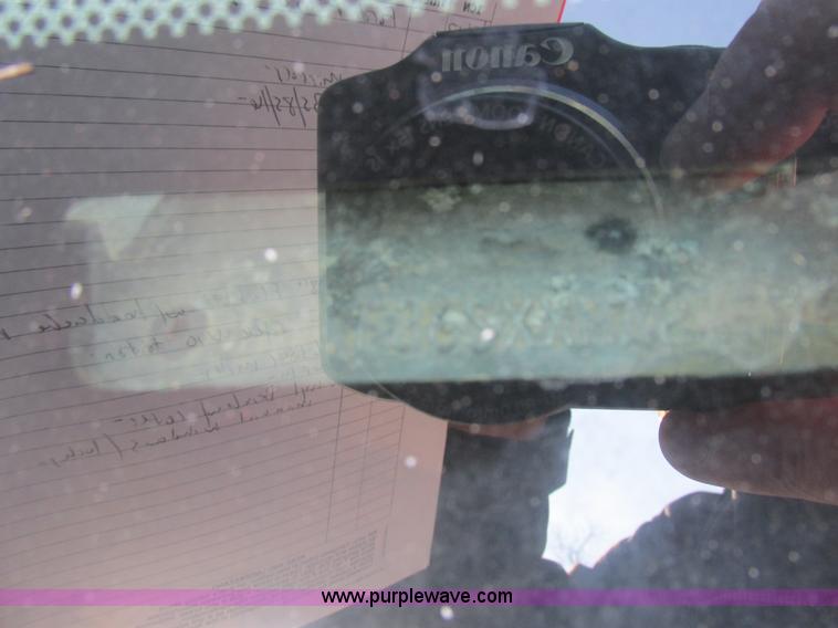 image for item H7613 1999 Ford F350 Super Duty XL flatbed pickup truck