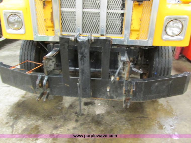 image for item H7615 2002 International F2554 cab and chassis