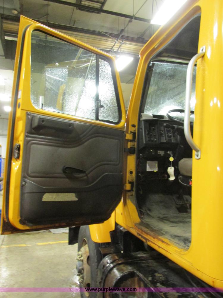 image for item H7615 2002 International F2554 cab and chassis