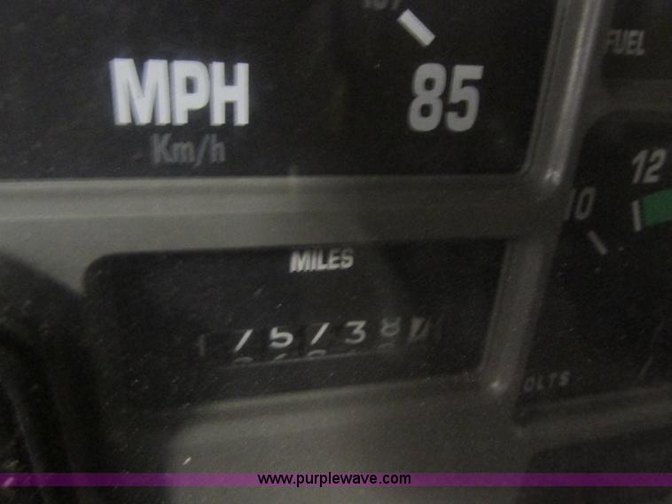 image for item H7615 2002 International F2554 cab and chassis