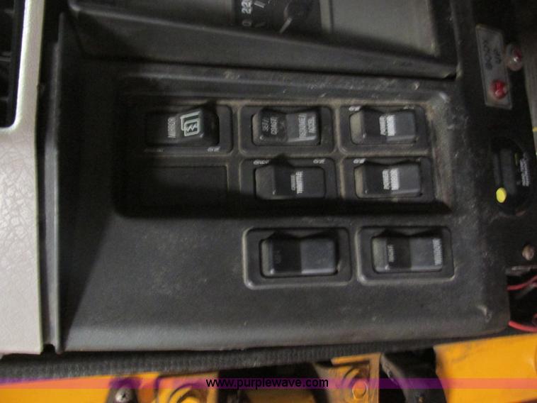 image for item H7615 2002 International F2554 cab and chassis