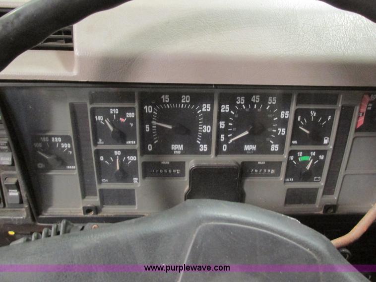 image for item H7615 2002 International F2554 cab and chassis