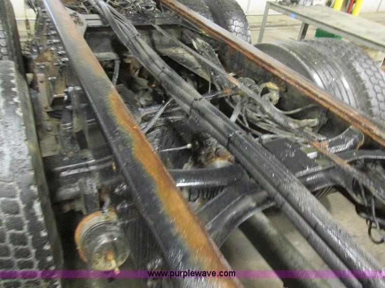 image for item H7615 2002 International F2554 cab and chassis