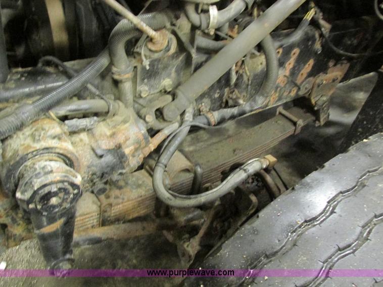 image for item H7615 2002 International F2554 cab and chassis