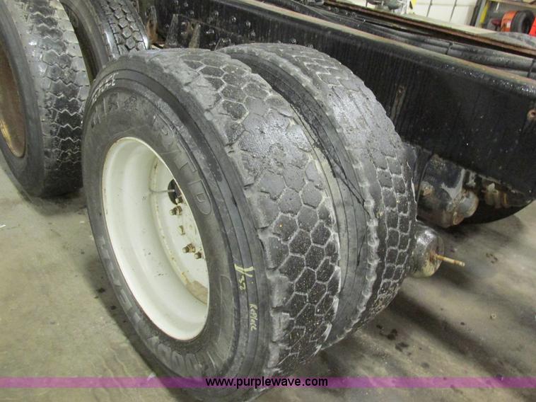 image for item H7615 2002 International F2554 cab and chassis