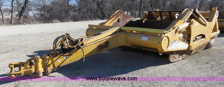 image for item I2426 2006 John Deere 1810E ejection scraper