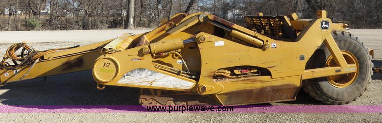 image for item I2426 2006 John Deere 1810E ejection scraper