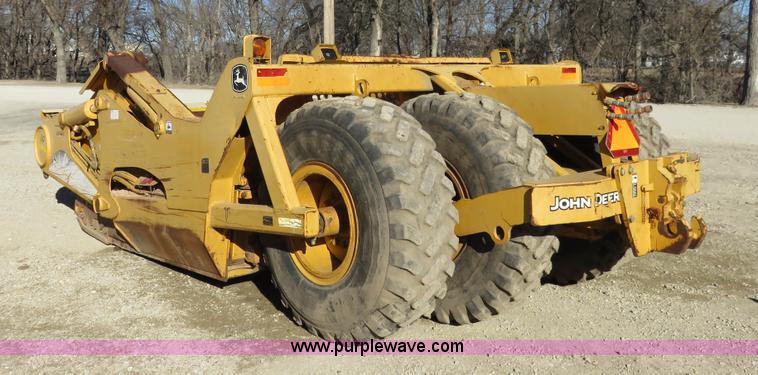 image for item I2426 2006 John Deere 1810E ejection scraper